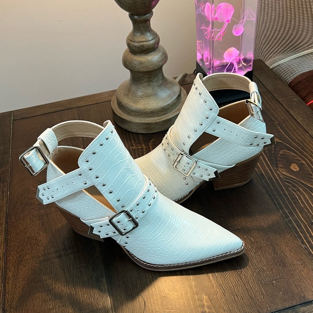 NEW ARider Girl Emme Ankle Boots